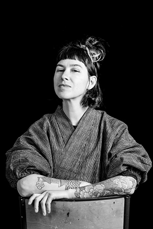 Anita, cuisinière et vendeuse au sein de l'equipe de Daruma Deli.