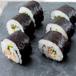photo d'un maki découpé en six pour suggestion de préparation